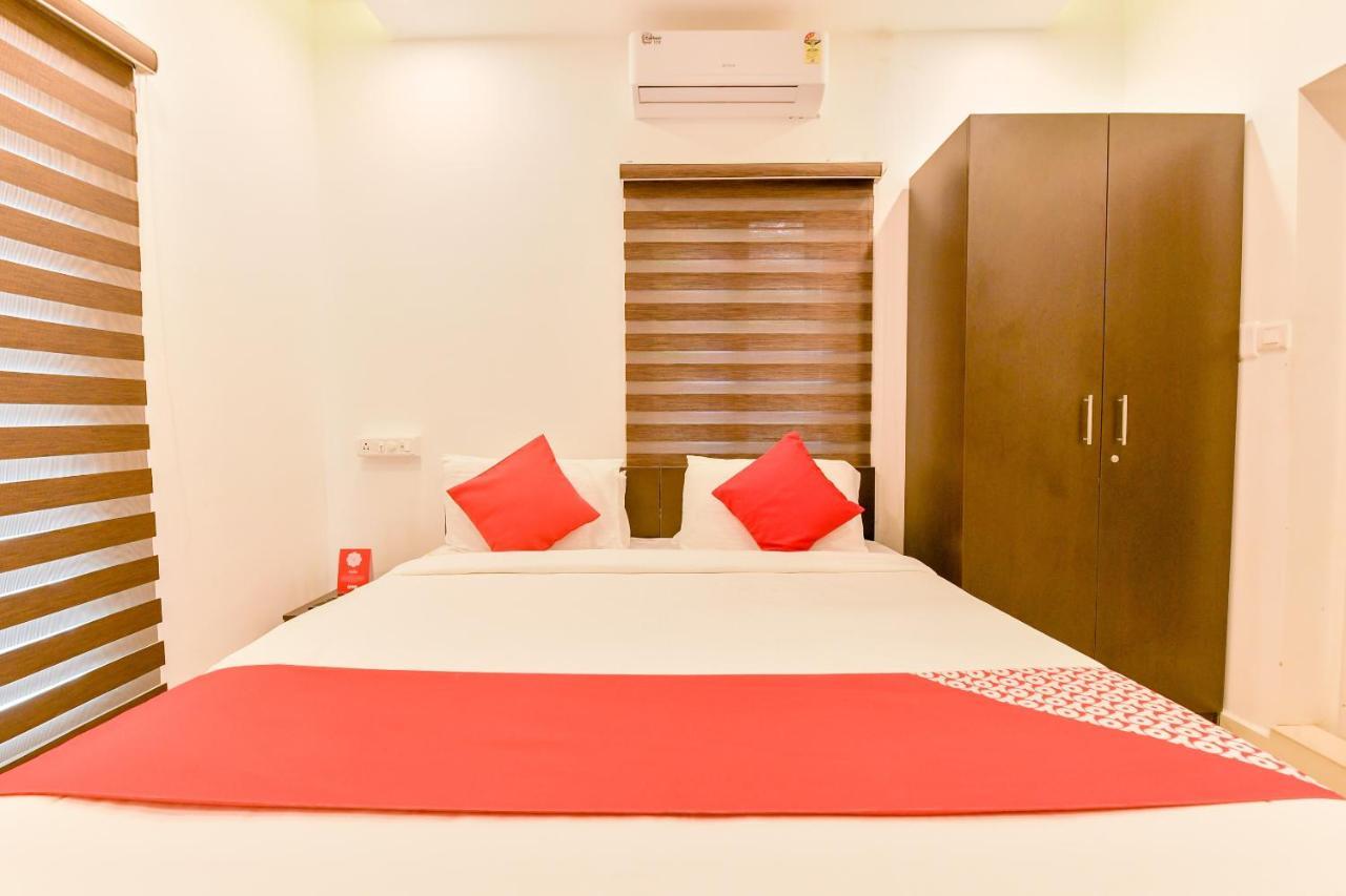 Hotel Vaccinated Staff - Oyo 15973 F Square Kochi Zewnętrze zdjęcie
